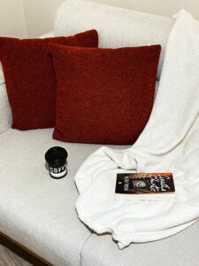 Tips for Creating a Cozy and Inviting Reading Nook at Home